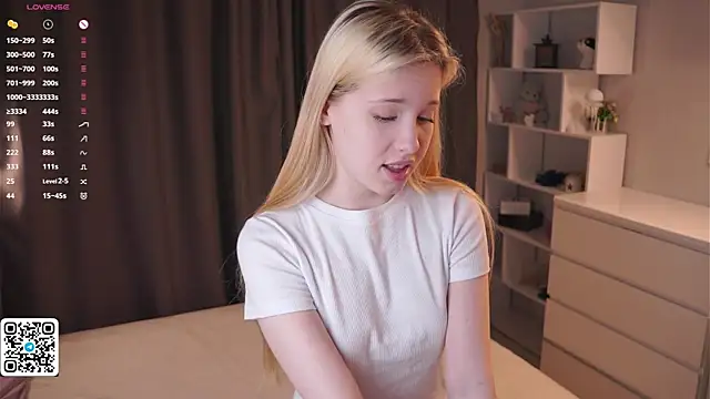 Sweet Love Lily online show from May 2026 09:11:02 PM