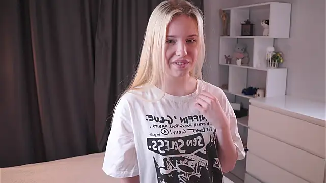 Sweet Love Lily online show from April 2026 07:12:01 PM