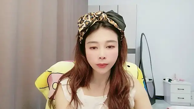 xiaoxiaohong030 online show from June 2026 01:33:01 PM