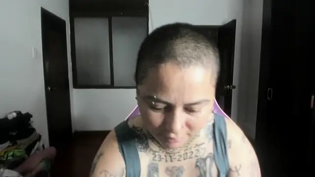 romina23 online show from April 2026 08:29:02 PM