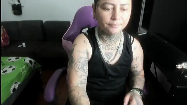 romina23 online show from May 2026 10:35:01 PM
