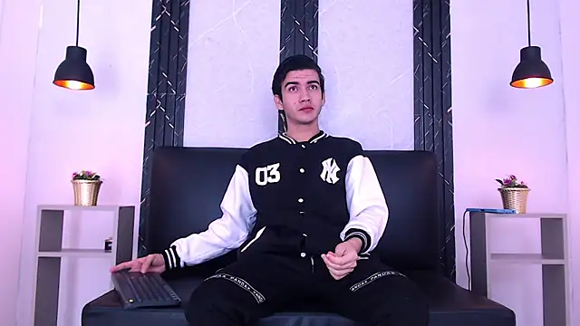 Snapshot of Feiccer_Castquer chatting on May 2026 11:14:02 AM Feiccer Castquer online show from May 2026 11:14:02 AM
