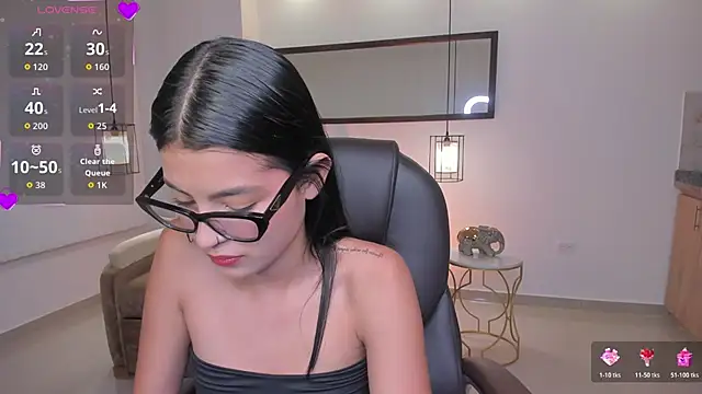 Snapshot of amber_willow chatting on June 2026 01:43:01 AM amber willow online show from June 2026 01:43:01 AM
