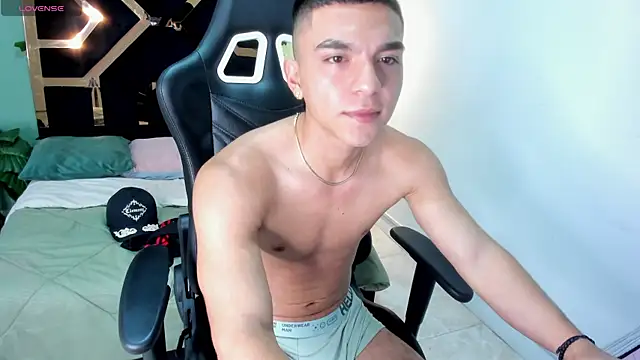 Snapshot of ELGRAN_JEFE chatting on April 2026 01:07:02 PM ELGRAN JEFE online show from April 2026 01:07:02 PM