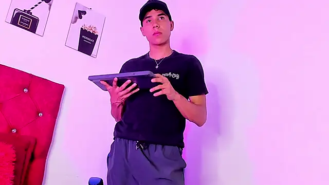 ThiagoSexy005 online show from May 2026 12:25:01 AM