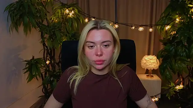 AveriRigby online show from May 2026 10:40:02 AM