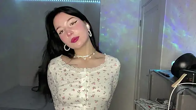 Necusharon online show from May 2026 06:17:01 AM