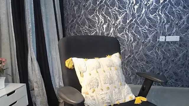 Binni love2 online show from April 2026 06:43:02 PM