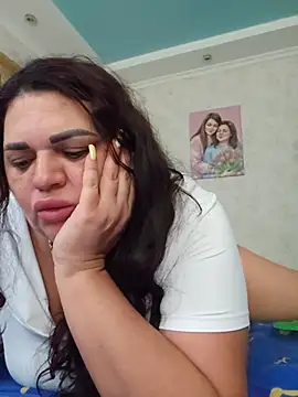 -CUTE-EVVIL- online show from July 2026 10:58:01 AM