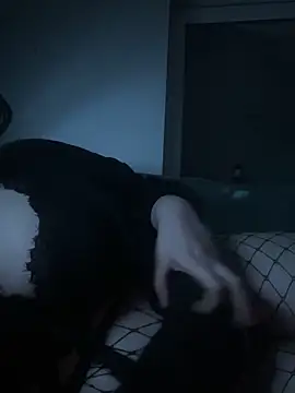 Valentinaxcravee online show from April 2026 11:46:02 PM