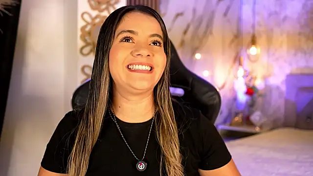 Snapshot of Leidy_2026 chatting on June 2026 12:43:02 PM Leidy 2026 online show from June 2026 12:43:02 PM