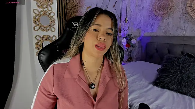 Snapshot of Leidy_2026 chatting on May 2026 01:03:01 PM Leidy 2026 online show from May 2026 01:03:01 PM