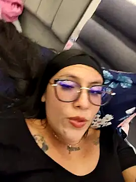 valeryrouse27 online show from May 2026 12:25:02 AM