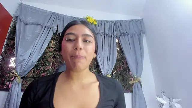 Sofia Browm online show from June 2026 06:57:02 PM