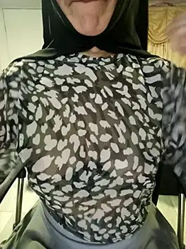 nadia  abaud online show from November 2025 02:04:01 AM