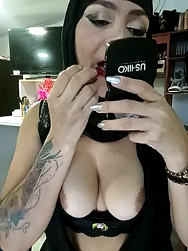 nadia  abaud online show from October 2025 02:01:02 AM