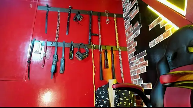 Dominatriz Arlette online show from May 2026 07:06:01 PM