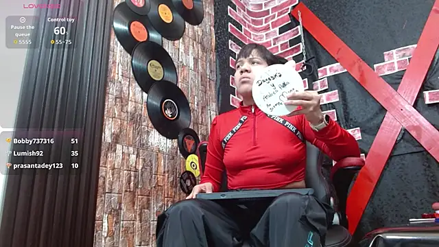 Dominatriz Arlette online show from June 2026 06:25:01 PM