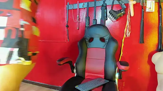 Dominatriz Arlette online show from June 2026 07:18:02 PM