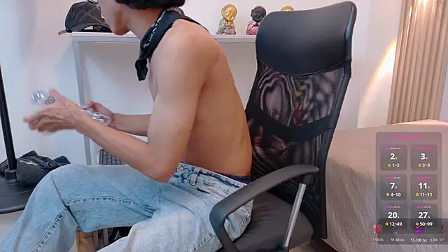 Snapshot of Zayn_Fox32 chatting on June 2026 07:02:02 PM Zayn Fox32 online show from June 2026 07:02:02 PM