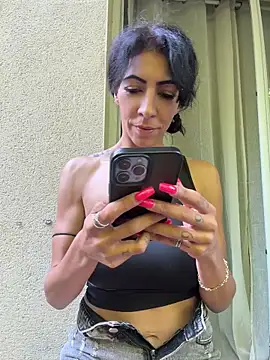 Yasmiinee online show from May 2026 08:20:01 AM