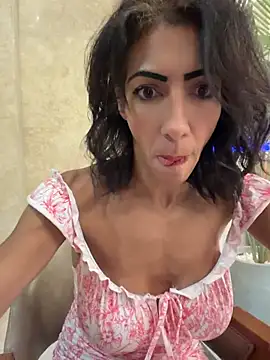 Yasmiinee online show from June 2026 07:22:02 PM