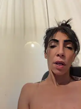 Yasmiinee online show from June 2026 01:28:02 AM