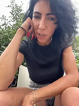 Yasmiinee online show from May 2026 09:48:01 AM