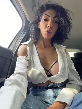 Yasmiinee online show from April 2026 12:20:01 PM