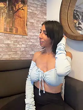 Yasmiinee online show from May 2026 06:30:02 PM