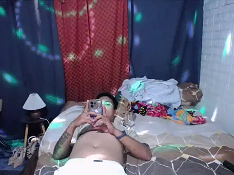 FleeCruz online show from April 2026 04:37:01 AM