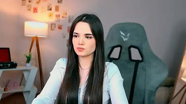 serenenov online show from April 2026 08:57:02 PM