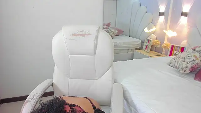 roxy domnin online show from June 2026 03:39:02 AM
