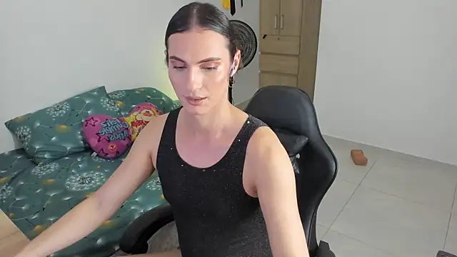 Snapshot of _shantallskinny_ chatting on June 2026 12:54:01 AM shantallskinny online show from June 2026 12:54:01 AM