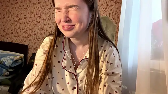 Chloooee online show from April 2026 11:40:02 AM