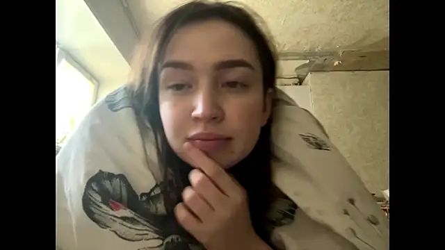 Chloooee online show from May 2026 06:06:01 AM