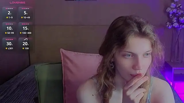 Emily Cartex online show from July 2026 06:32:01 AM