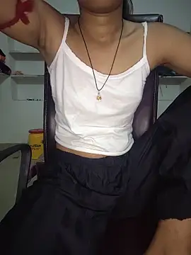 ESHA-LOVE online show from June 2026 10:33:01 PM