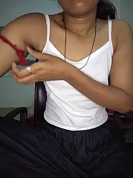 ESHA-LOVE online show from May 2026 11:56:02 PM