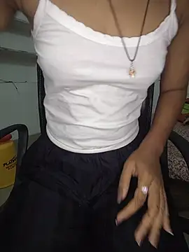 ESHA-LOVE online show from May 2026 07:58:02 AM