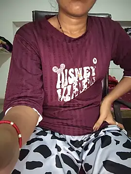 ESHA-LOVE online show from June 2026 06:35:01 PM