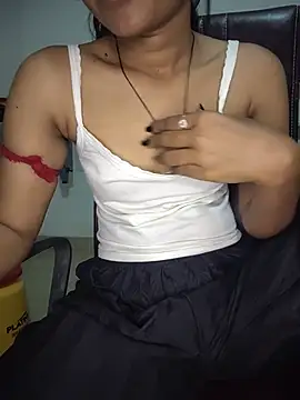 ESHA-LOVE online show from June 2026 04:07:02 PM