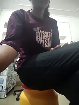 ESHA-LOVE online show from May 2026 12:27:01 AM