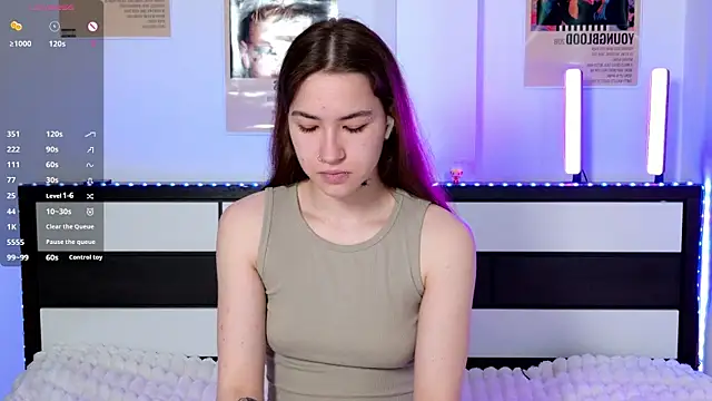 EvaAndLuna online show from May 2026 01:06:02 AM