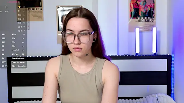 EvaAndLuna online show from May 2026 02:37:01 AM