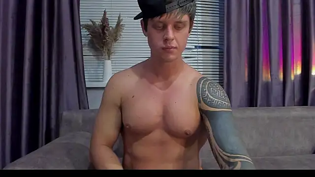 Snapshot of MarcoErra chatting on July 2026 03:51:01 PM MarcoErra online show from July 2026 03:51:01 PM