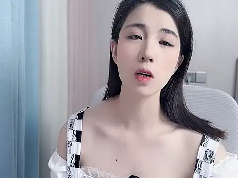 amy-6668 online show from May 2026 03:56:01 AM