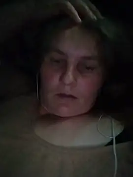 IrisMaris37 online show from June 2026 01:22:01 PM