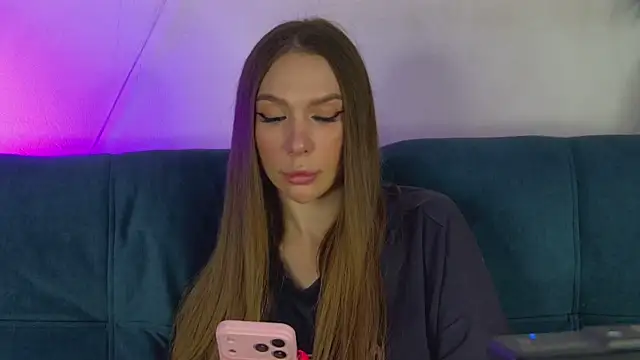 AddisonHux online show from May 2026 07:55:01 PM