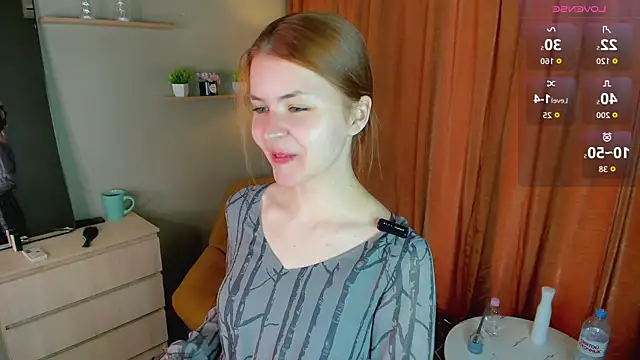 LeyaBloom online show from May 2026 10:22:02 AM